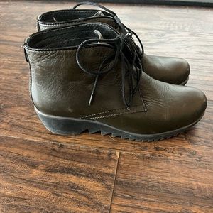 Wolky heeled ankle bootie. Size 37